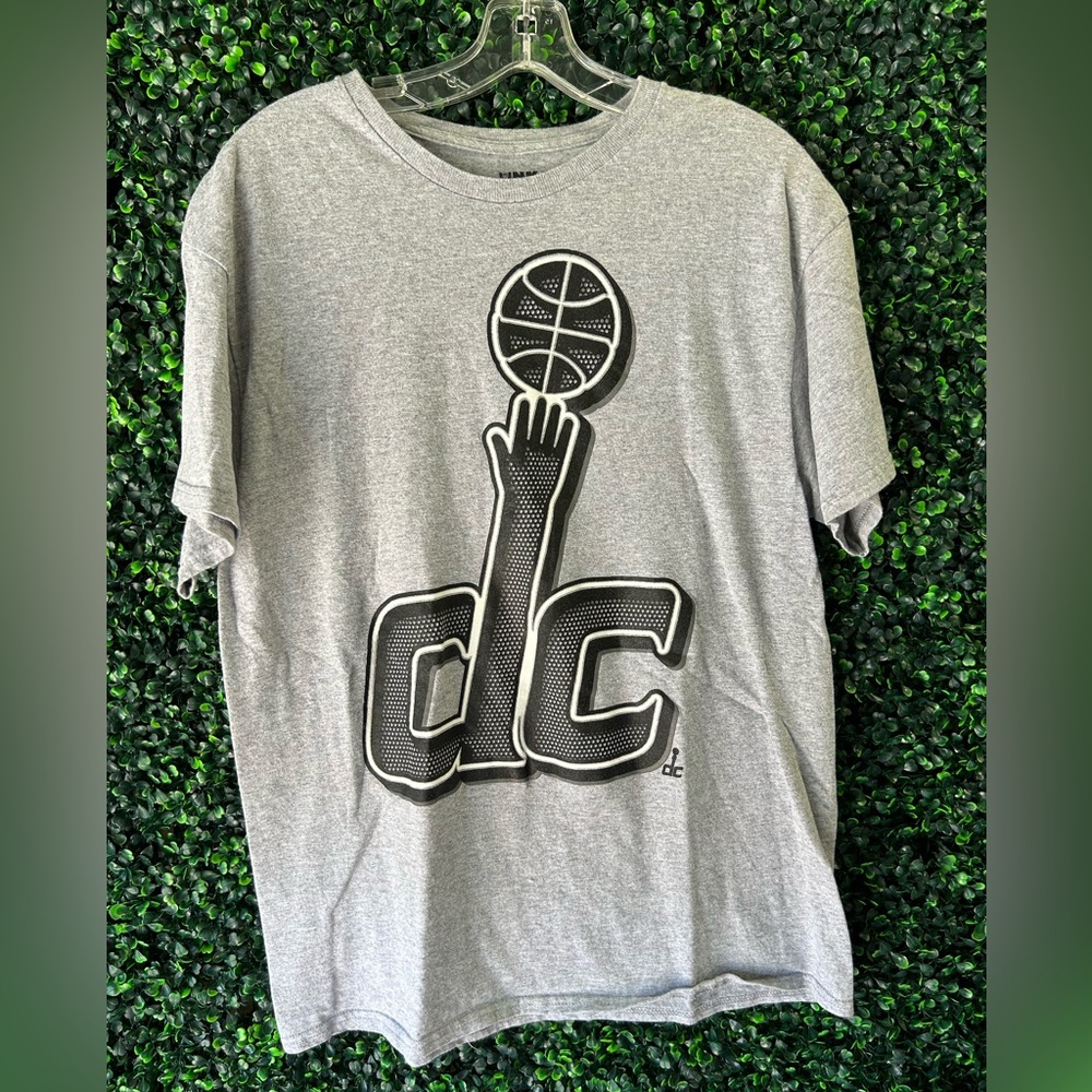 Washington Wizards DC Logo Tee Size L